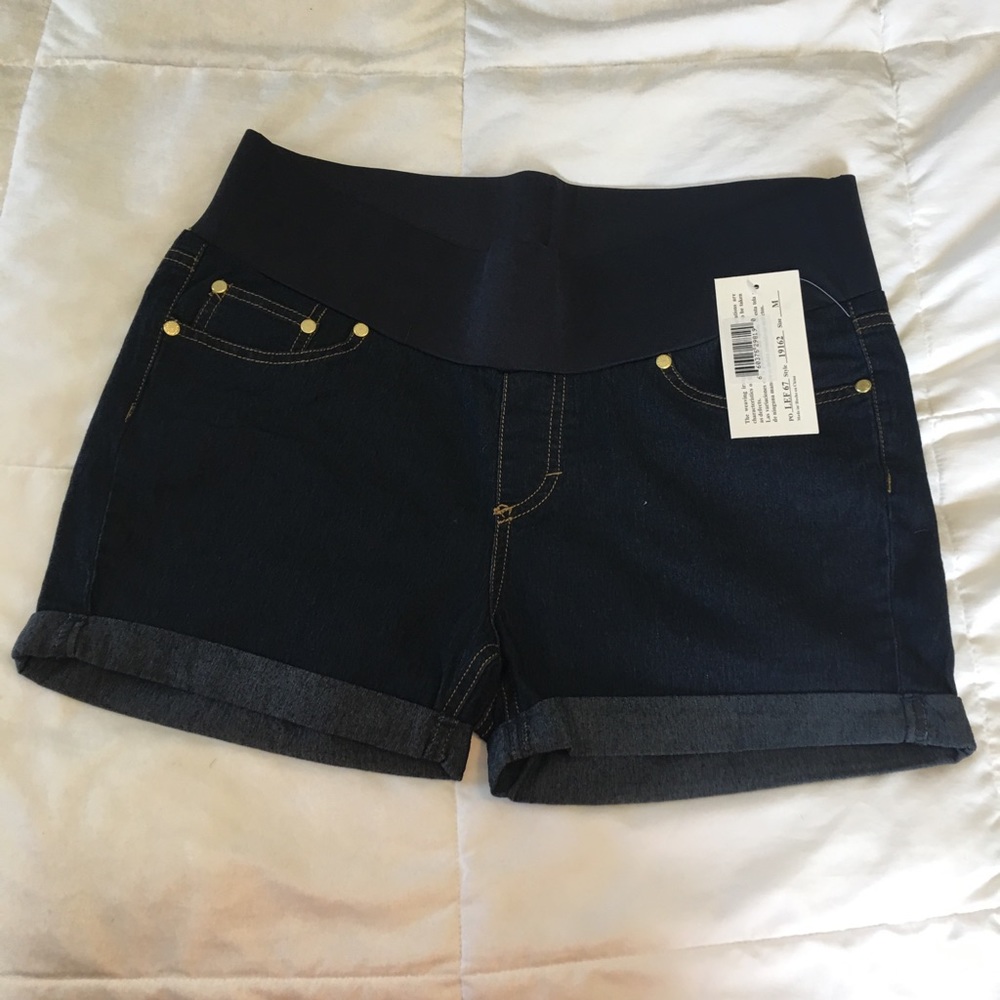 Maternity shorts